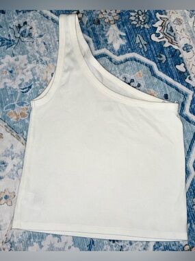 American Eagle Outfitters Off-White One-Shoulder Cropped Ribbed Tank